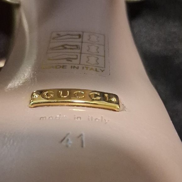 Gucci Gold Heels with Horsebit Detail - Picture 4 of 12